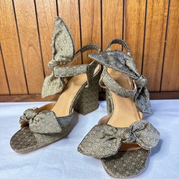 bill blass Shoes - SOLD-NEW BILL BLASS CARMEN BOW SANDALS LEATHER SALE SATIN HELL SIZE 9
